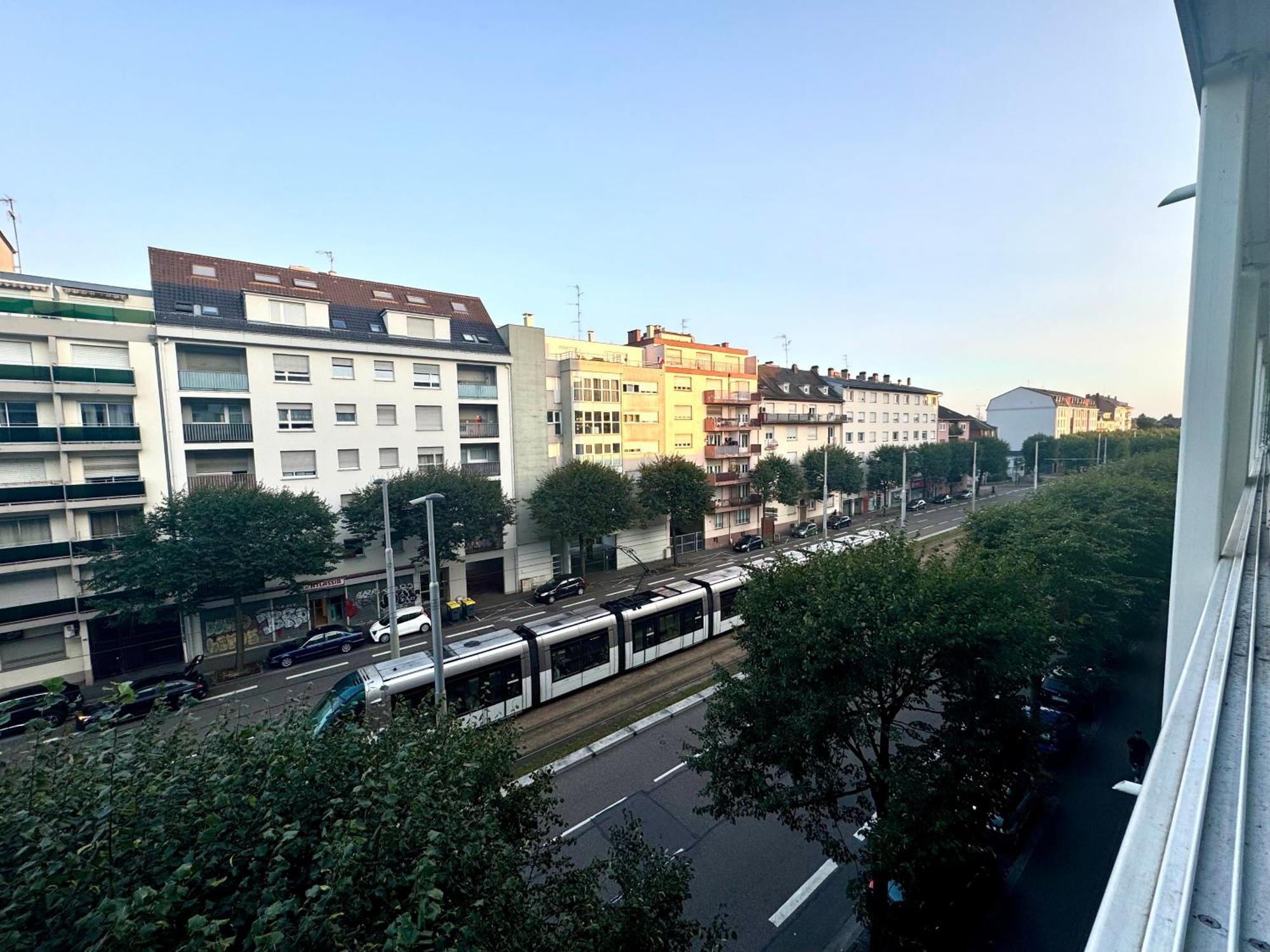 Stbg Bel Appartement Avec Balcon 斯特拉斯堡 外观 照片